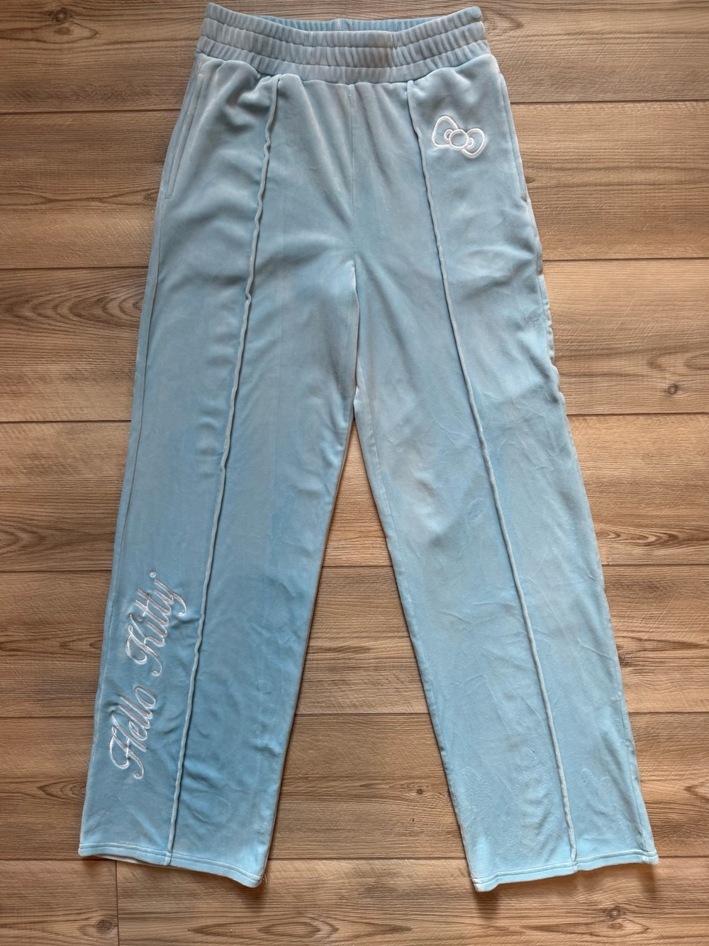 Hello Kitty Forever 21 Women’s Baby Blue Velour Track Pants Size XS